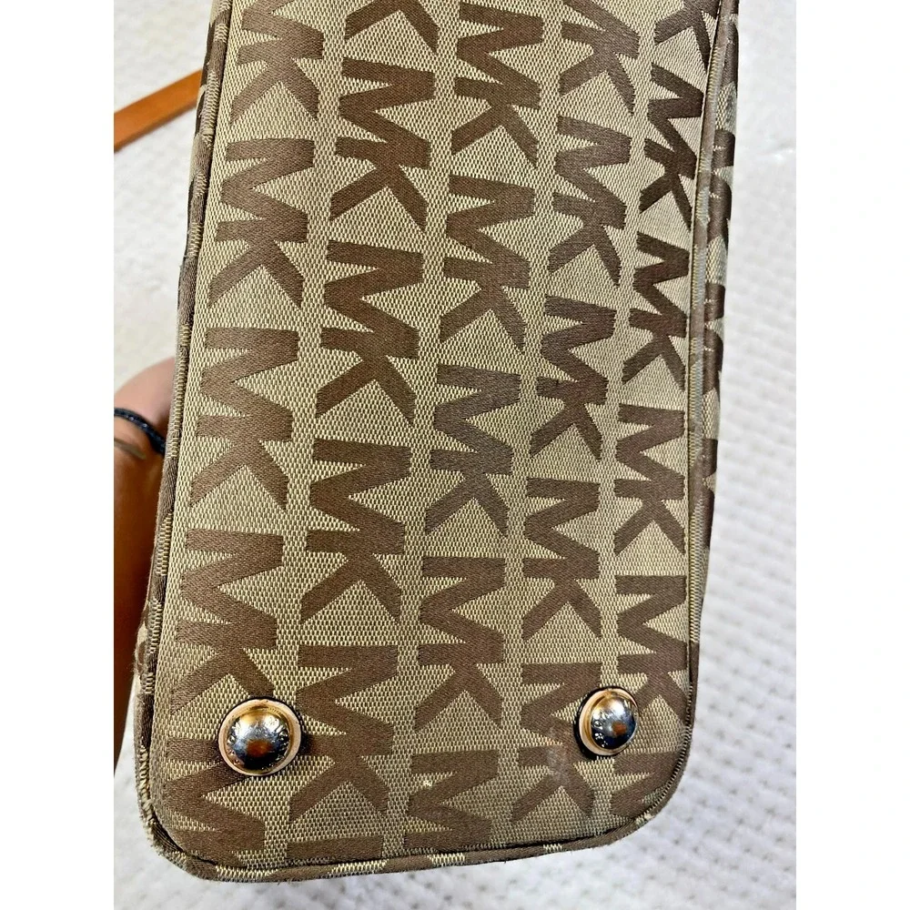 Michael Kors Large Jet Set Travel Tote Vanilla Tan Monogram Canvas Handbag Purse